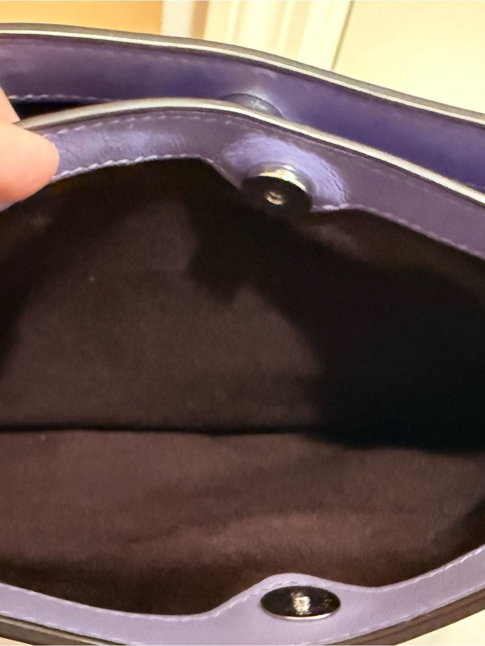 Coach Violet Leather Shoulder Bag with Adjustable Strap - Picture 2 of 4